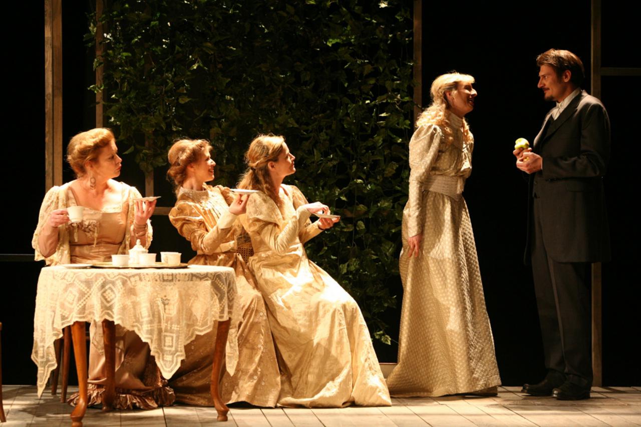 premijera,Idiot, ZKM 