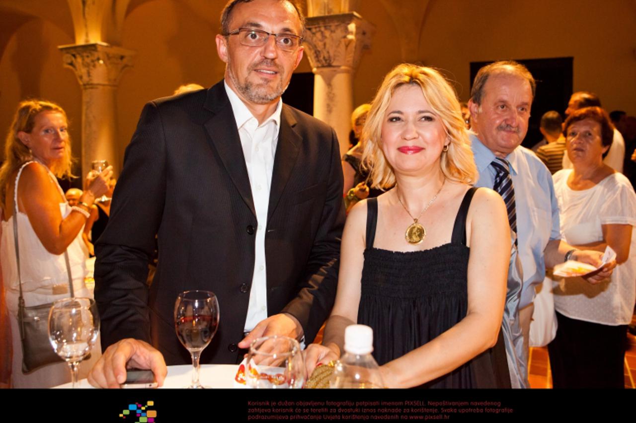 '10.07.2012., Ispred crkve Svetog Vlaha, Dubrovnik - Dizanjem festivalskog barjaka na Orlandov stup uz zvuke Himne slobode te stihovima Ivana Gundulica, ispred crkve svetog Vlaha otvorene su 63. Dubro