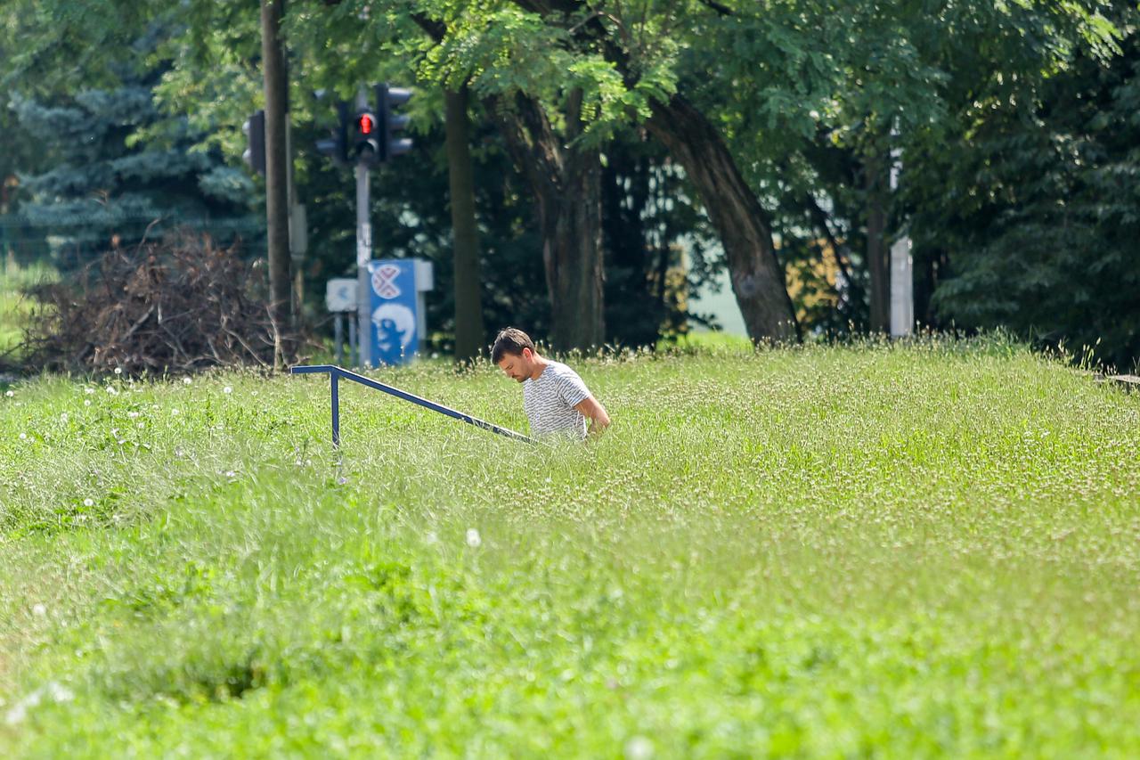 Zagreb: Zapuštene zelene površine po gradu