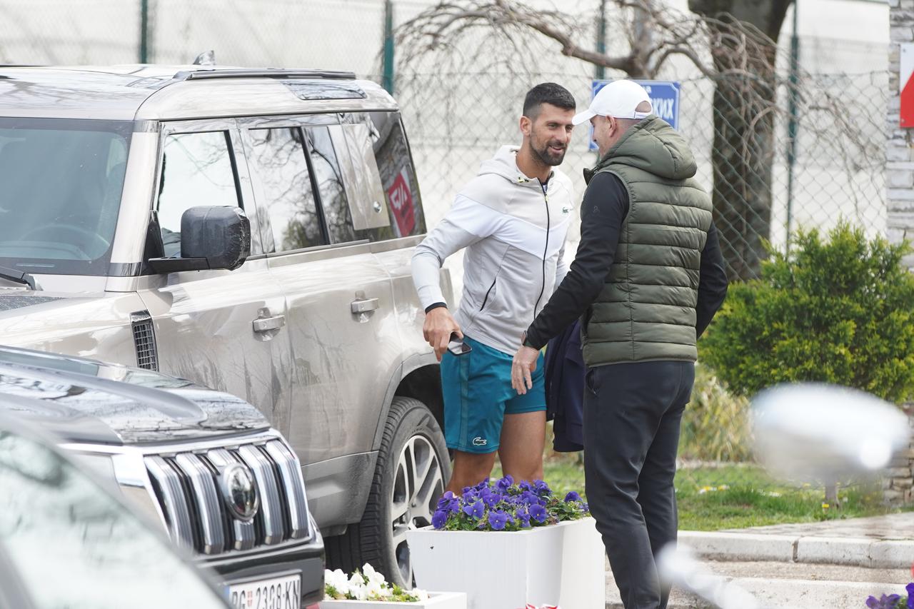 Beograd: Novak Đoković trenira na teniskim terenima Baseline 