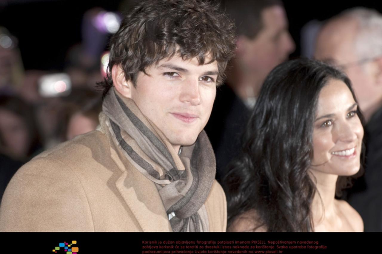 'Ashton Kutcher and Demi Moore arriving for the European premiere of Valentine\'s Day at the Odeon Leicester Square, London. Photo: Press Association/Pixsell'
