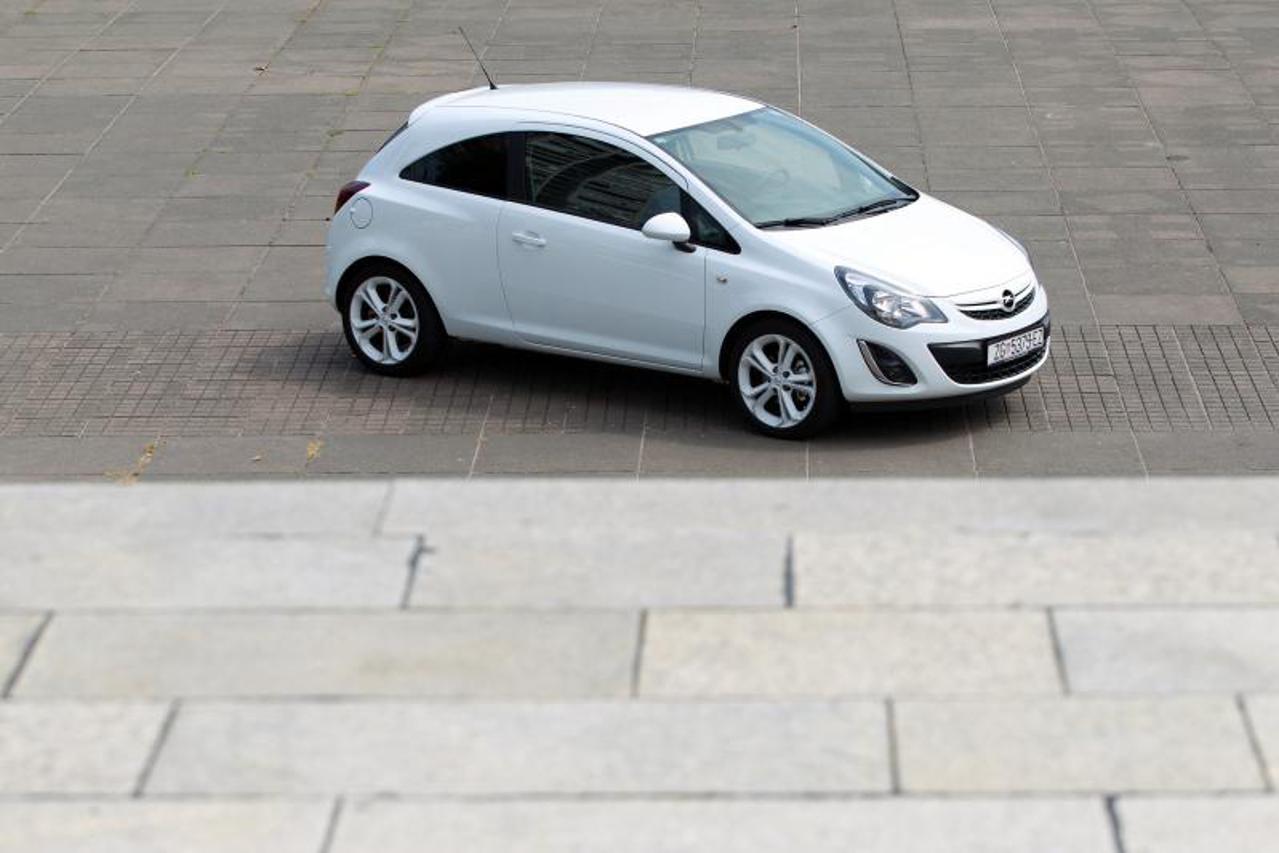opel corsa (1)