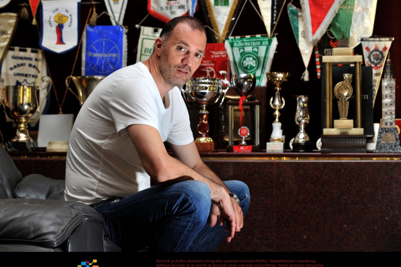 'SPECIJAL MAX 12.06.2012., Zagreb - Veljko Mrsic, bivsi kosarkaski reprezentativac hrvatske, novi trener KK Cibona.  Photo: Marko Lukunic/PIXSELL'