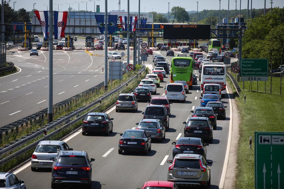 Zagreb: Gužva na naplatnim kućicama Lučko u smjeru mora