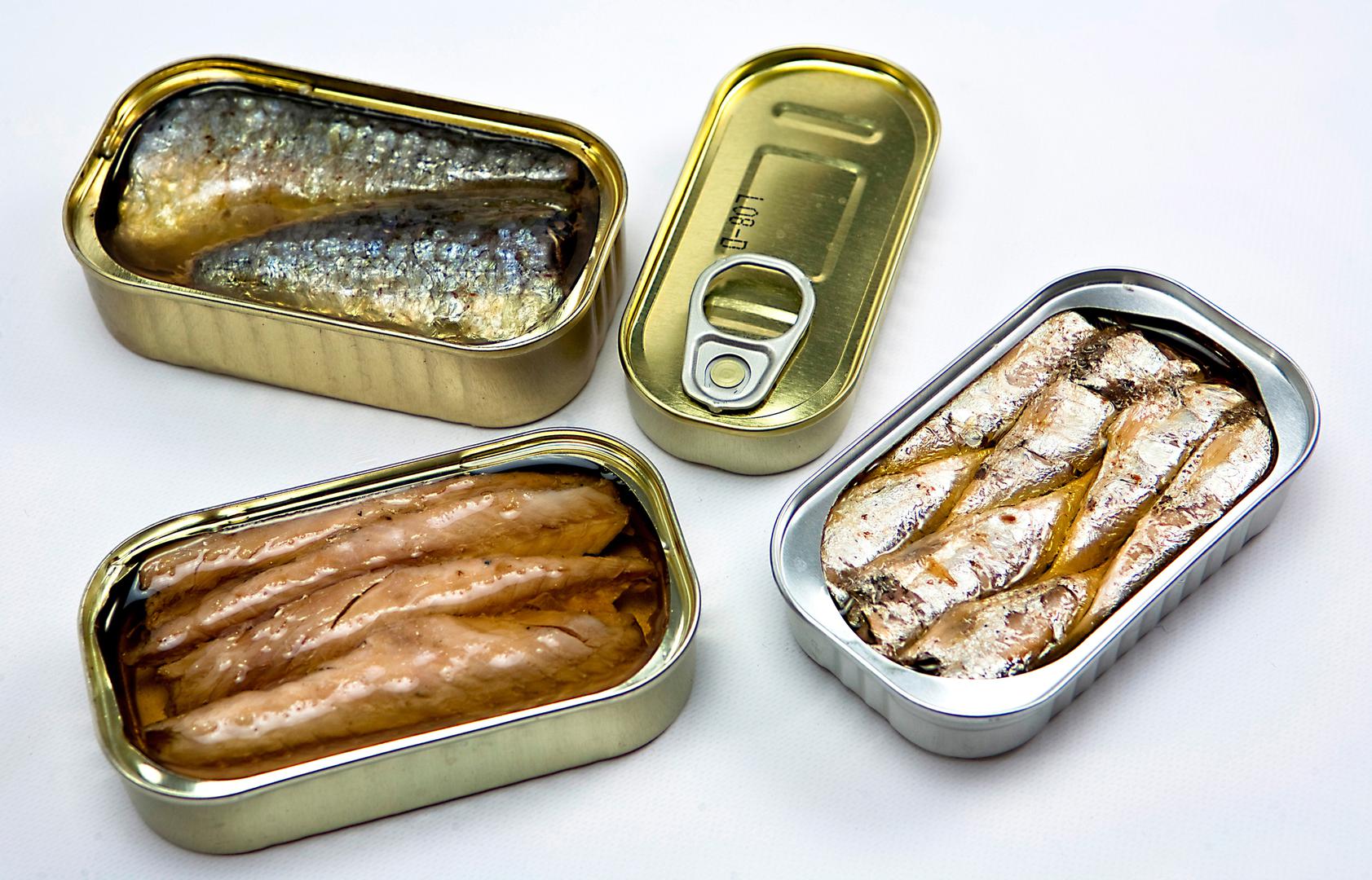 Aluminijske konzerve hranu zadržavaju jestivom jedino ako se čuvaju na temperaturi iznad 10 stupnjeva Celzijevih.