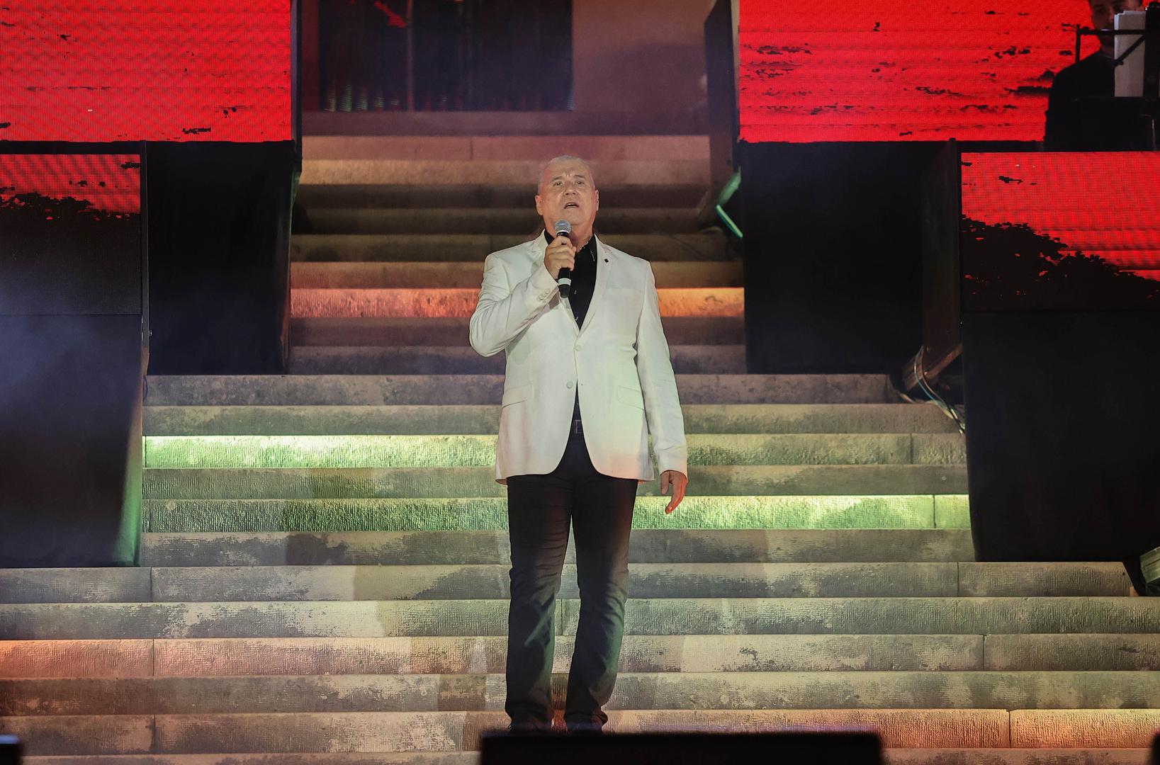 Goran Karan bio je peti izvođač večeri te je izveo pjesmu “Gdje sam pošao”. 