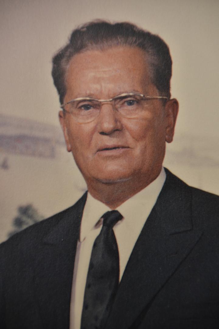 Uključen je u Politički biro CK KPJ 1934. godine. Za predsjednika Republike Tito je izabran 1953. godine, a donošenjem novog Ustava (1974.) postao je predsjednik "bez ograničenja trajanja mandata".