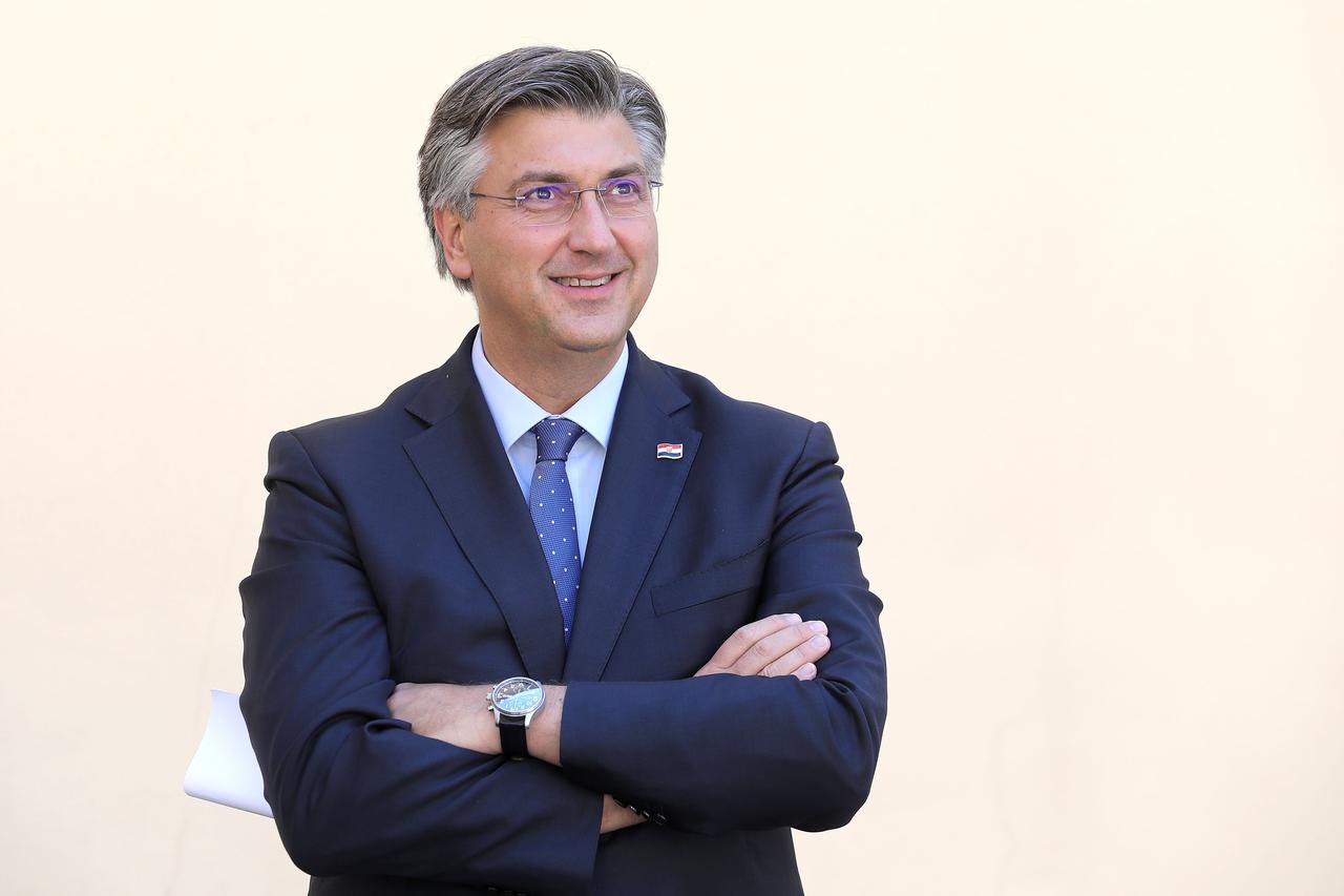 Andrej Plenković obratio se medijima nakon posljednje sjednice Vlade u ovom mandatu