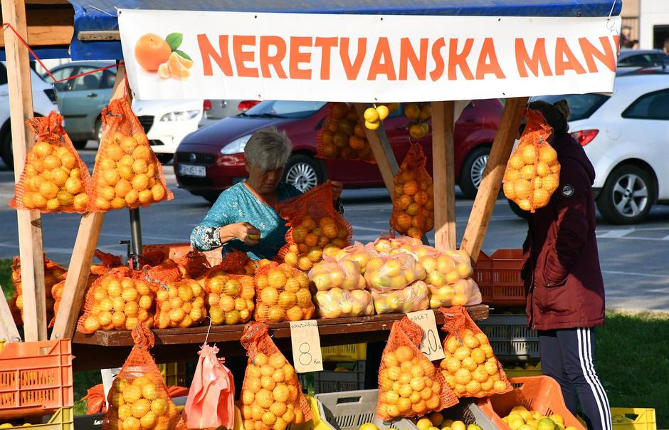 Slavonski Brod: Počela prodaja neretvanskih mandarina