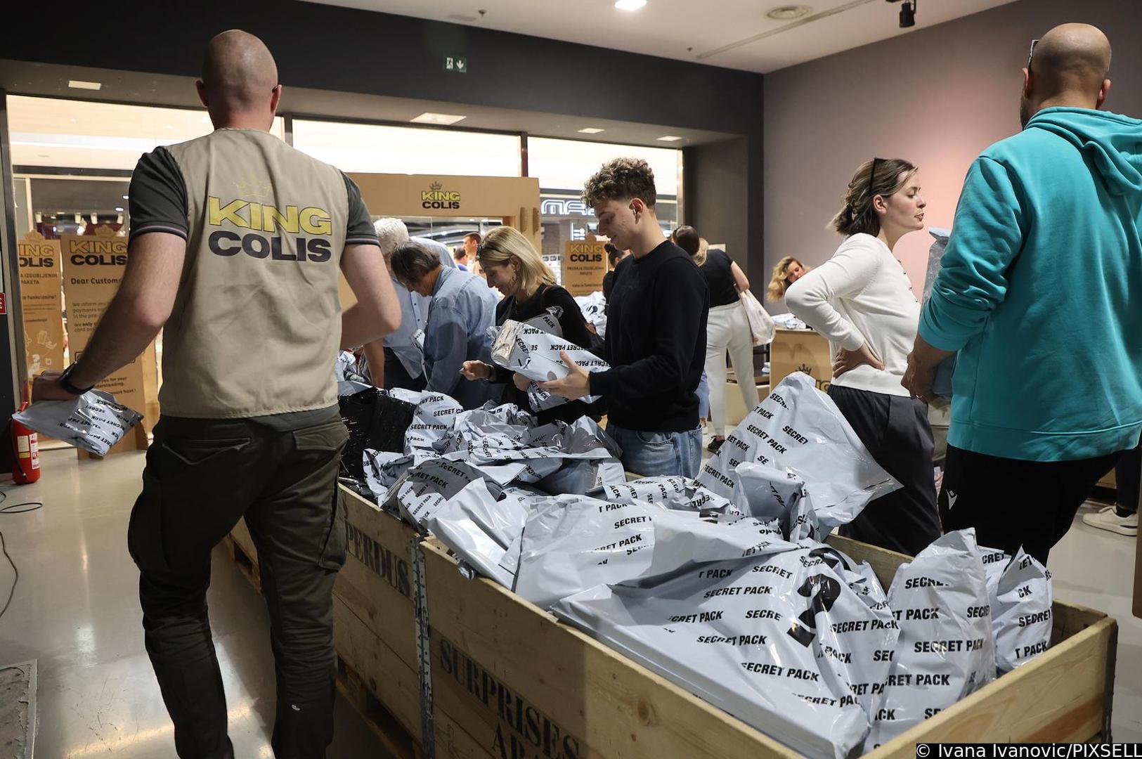 Kupci su mogli birati između 'standard' paketa po cijeni od 2,49 eura i 'premium' verzije za 2,99 eura. 