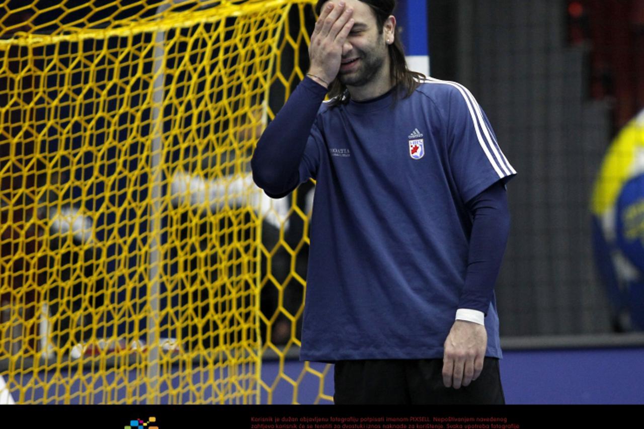 '20.01.2011., Malmo Arena, Malmo, Svedska - Svjetsko prvenstvo u rukometu, trening hrvatske reprezentacije. Igraci su se zagrijavali uz mali nogomet. Ivano Balic.  Photo: Antonio Bronic/PIXSELL'
