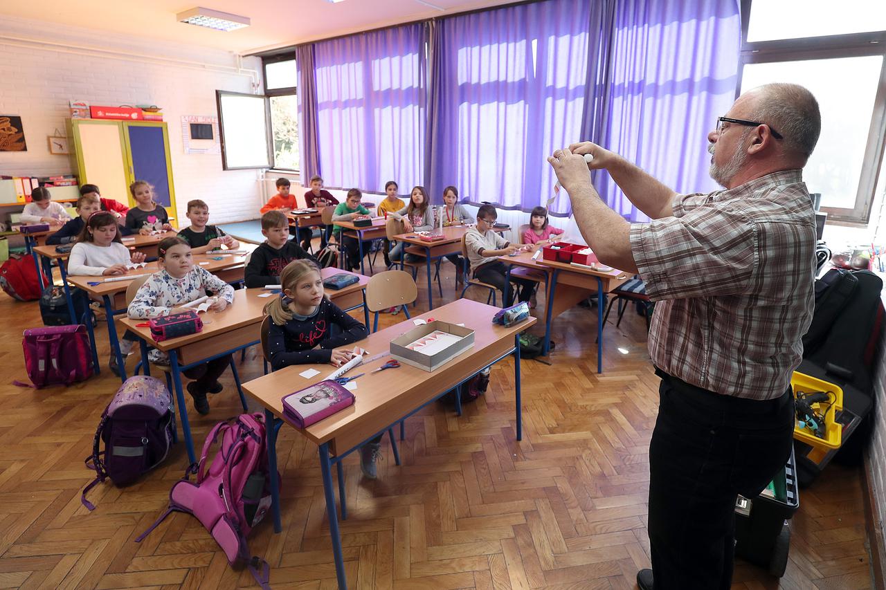 U organizaciji zajednice Tehničke kulture učenici izrađivali rakete