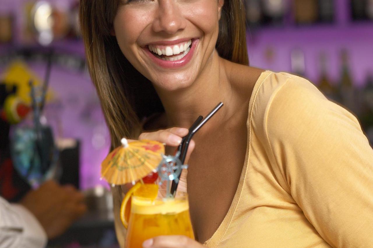 Žena u klubu, ženski izlazak