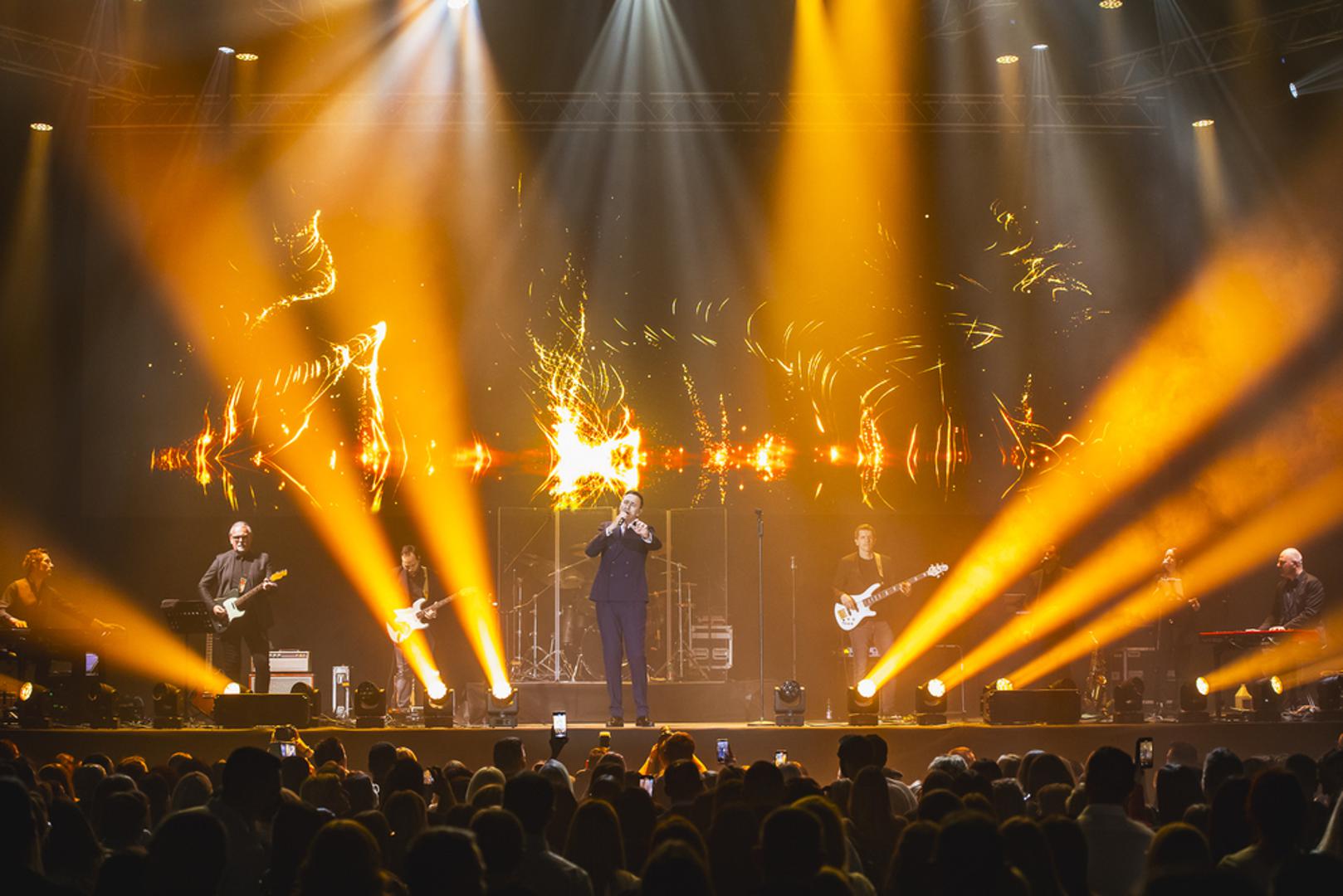 U prepunoj varaždinskoj Areni, povodom Dana žena, održan je dugoiščekivani koncert regionalnog miljenika ženske publike, Sergeja Ćetkovića.