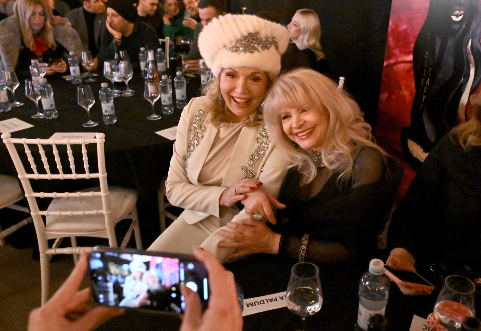 Peto izdanje dodjele prestižne hrvatske nagrade Timeless Beauty ponovno je potvrdilo da prava ljepota nema rok trajanja, ne mjeri se godinama, već snagom karaktera, ostvarenim snovima i tragom koji ostavljamo iza sebe. 