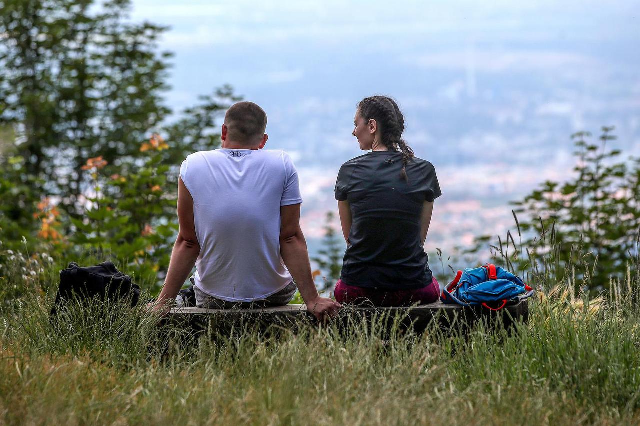 Veliki broj građana spas od velike vrućine potražio na Medvednici