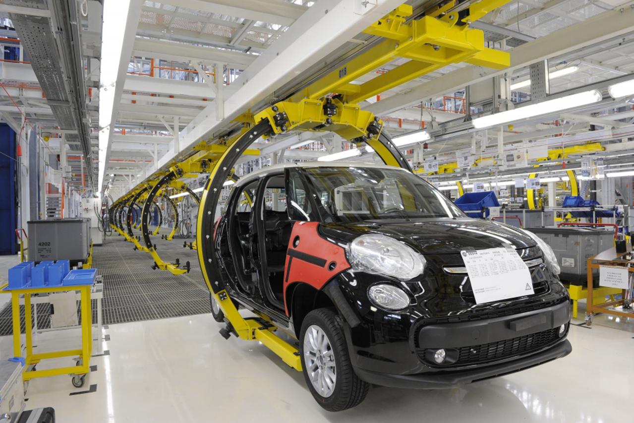 fiat 500l,kragujevac (1)