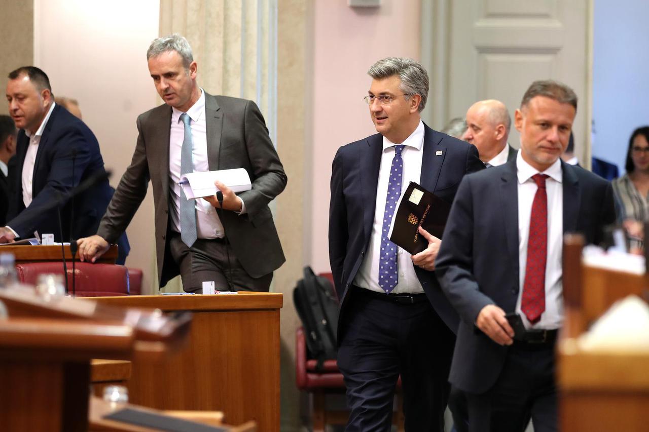 Sabor raspravlja o prijedlogu za opoziv ministra Beroša