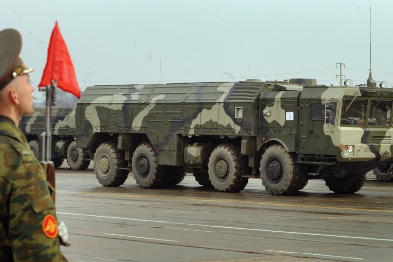 iskander, ruska vojska, vojno vozilo, bacač projektila