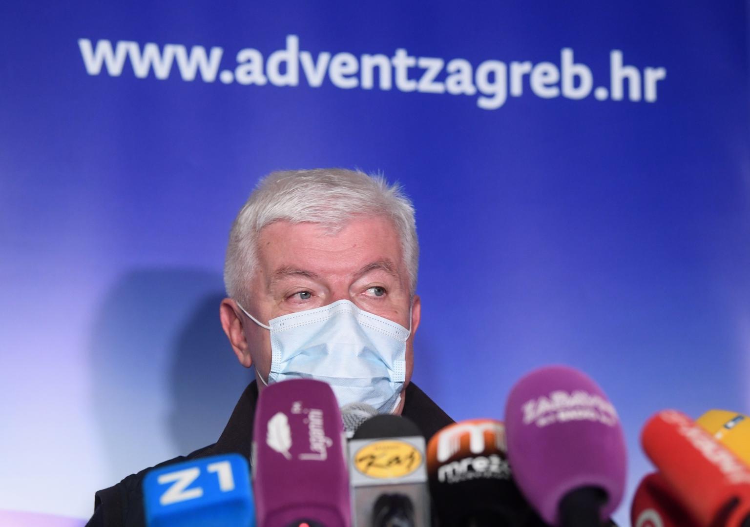 10.11.2020., Zagreb - Gradonacelnik Milan Bandic sa suradnicima odrzao konferenciju za medije na temu odrzavanja manifestacije Advent u Zagrebu u uvjetima pandemije koronavirusa. Uz gradonacelnika, javnosti se obratila i direktorica Turisticke zajednice grada Zagreba Martina Bienenfeld, ravnatelj Nastavnog zavoda za javno zdravstvo Dr. Andrija Stampar dr. Zvonimir Sostar.Photo: Marko Lukunic/PIXSELL