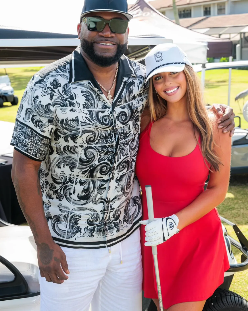 Gledatelji i pratitelji na društvenim mrežama, gdje je prati na desetke tisuća ljudi, nerijetko komentiraju njezin "besprijekoran stil" i "talijanske obline", a mnogi su je prozvali i "ženom iz sna". 