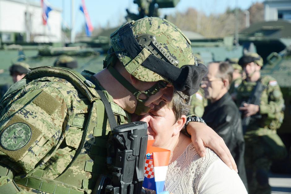 Ispraćaj 1. hrvatskog kontigenta u Republiku Litvu