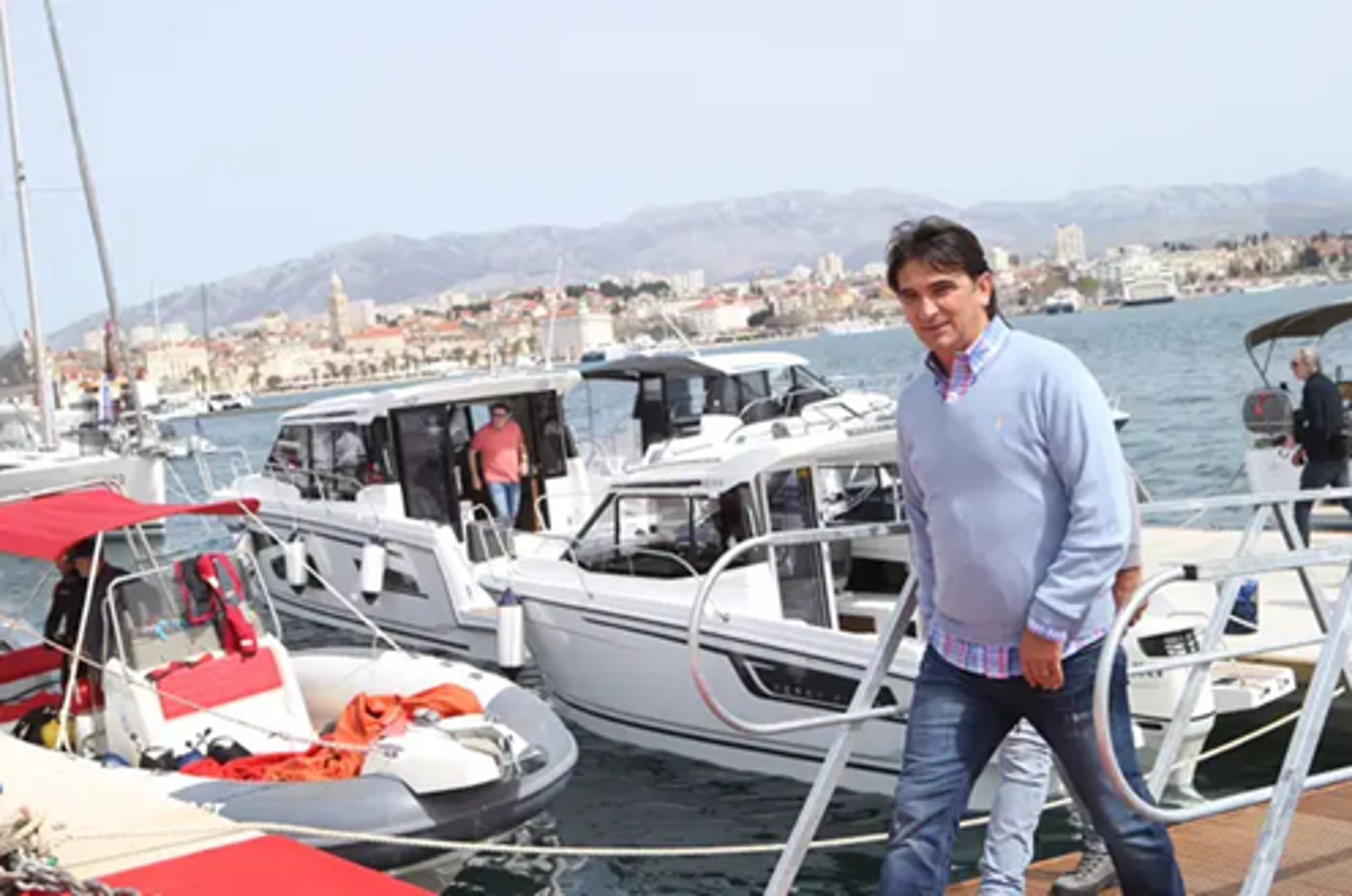 Uoči Svjetskog prvenstva, u travnju 2018., Dalić je na splitskom Croatia Boat Showu sa suprugom Davorkom razgledao plovila
