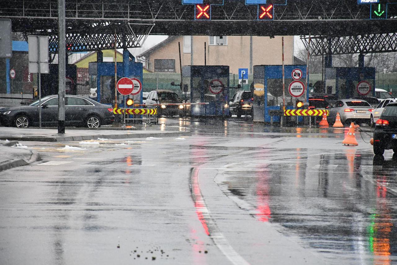 Slavonski Brod: Na graničnom prijelazu nema gužvi i dužih čekanja