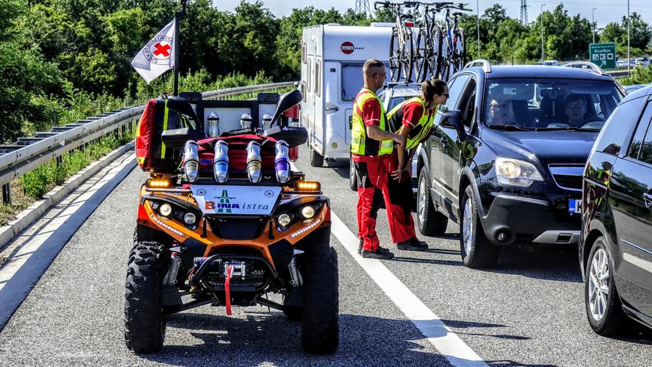 Na Istarskom ipsilonu pomoć quadovima turistima