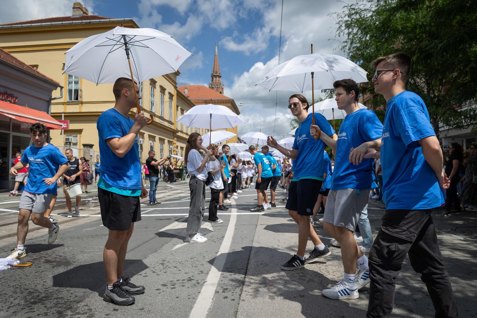 24.05.2024., Osijek - Osjecki maturanti u centru grada slavili zavrsetak skole i plesali quadrillu. Photo: Davor Javorovic/PIXSELL