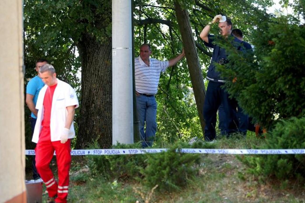 '18.08.2013., Zagreb - U selu Glavnica Gornja pronadjeno je mrtvo tijelo nepoznate osobe. Tijelo se nalazilo u vodocrpilistu iz kojeg se vodom opskrbljuje Glavnica Gornja. Photo: Petar Glebov/Pixsell'