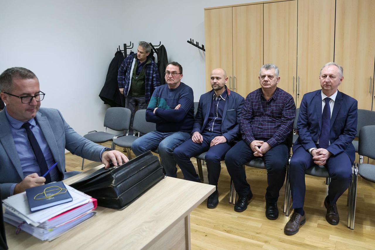 Zagreb: Započelo suđenje gradonačelniku Kutine Zlatku Babiću i drugima