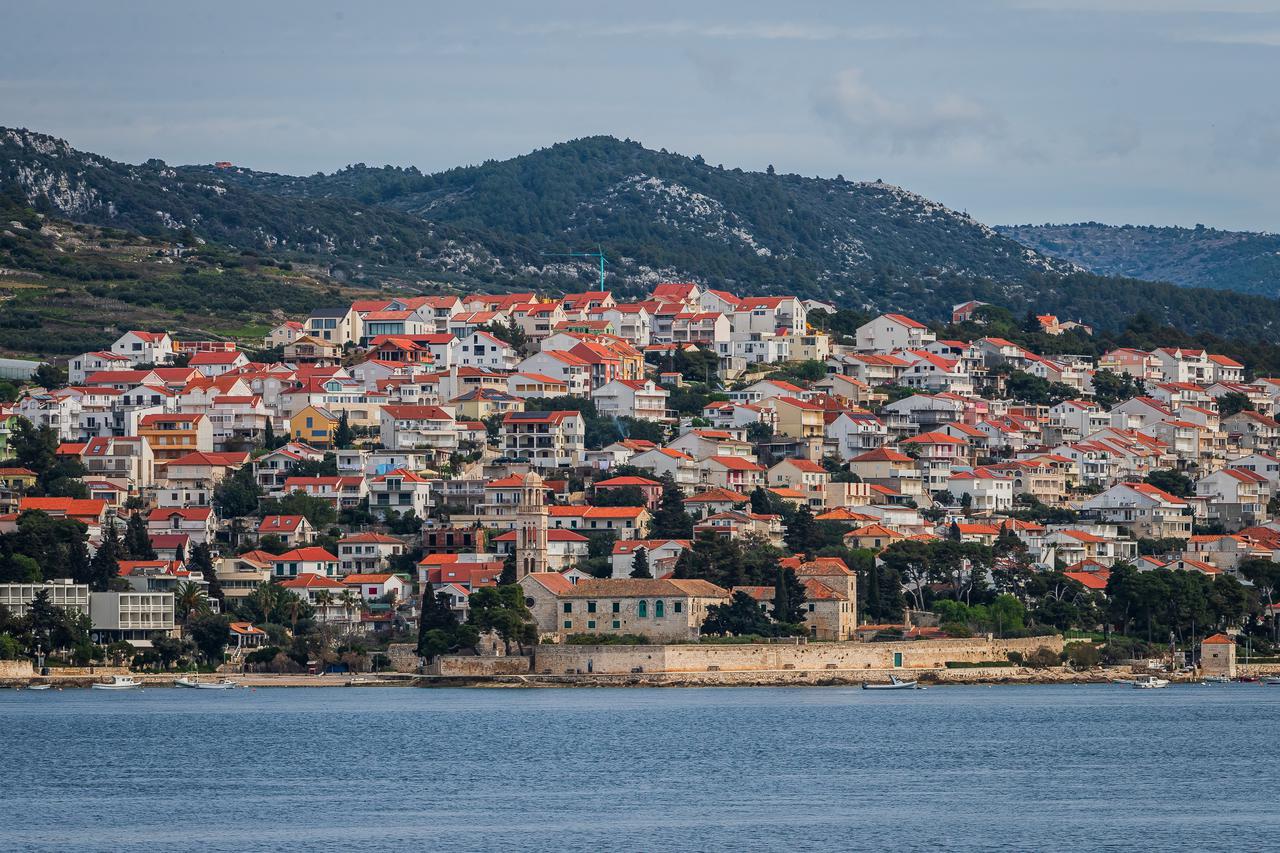 Pogled na grad Hvar