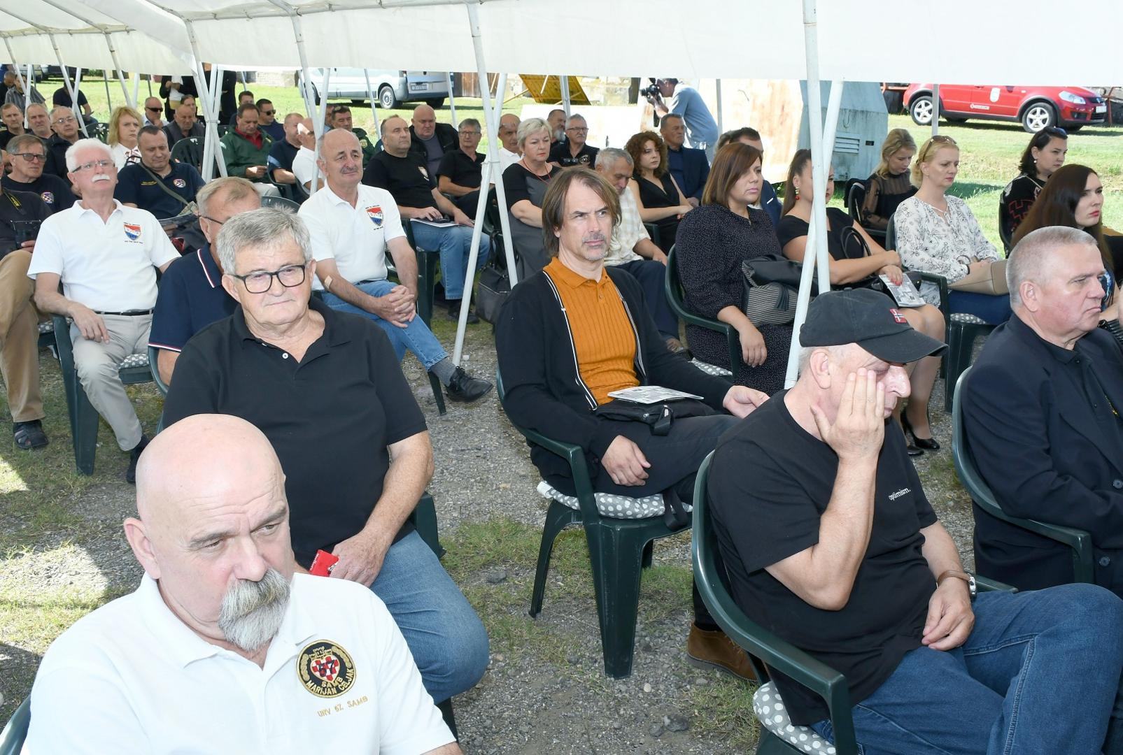 03.09.2021., Sisak - Povodom Dana branitelja grada Siska u bivsoj vojarni Barutana odrzana je svecana akademija i dodijela Plaketa Marijan Celjak - junak obrane grada Siska u Domovinskom ratu te je otvorena izlozba fotografija Mladena Knezevica-Gipsa.Photo: Nikola Cutuk/PIXSELL