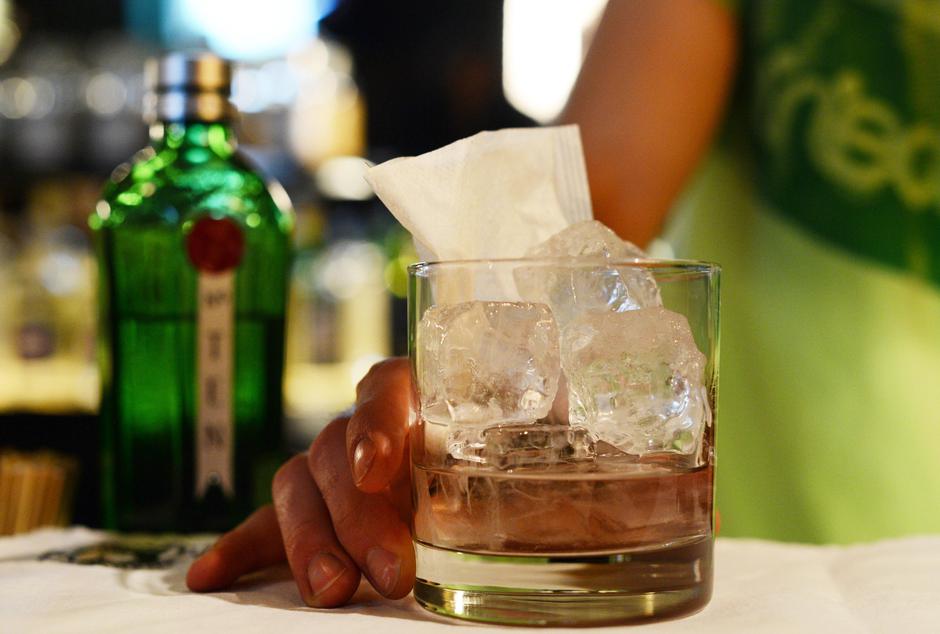 alkohol, gin tonic, berlin, bar