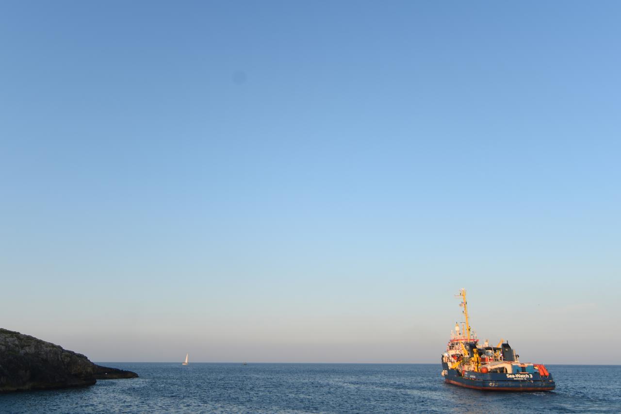 Brod s migrantima