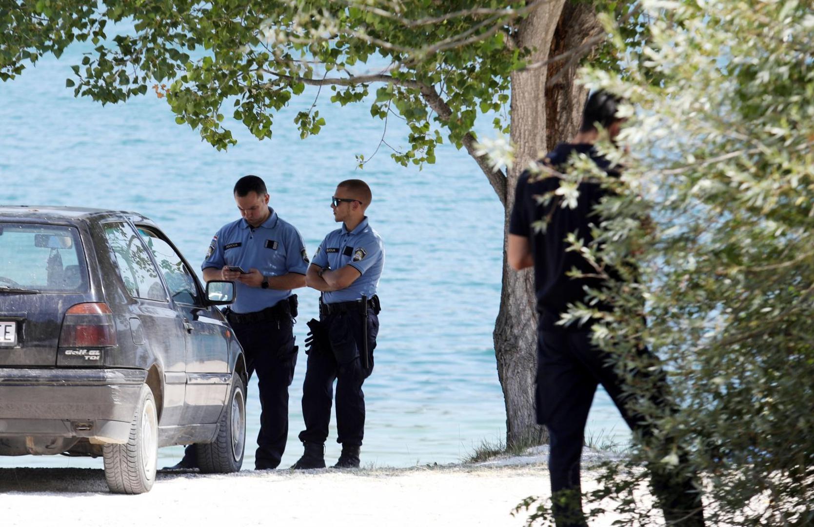 10.07.2021. Sibenik - Tragedija u NP Krka: Cuvari prirode na plazi pronašli mrtvu zenu, utvrdjuju se sve okolnostiPhoto: Dusko Jaramaz/PIXSELL