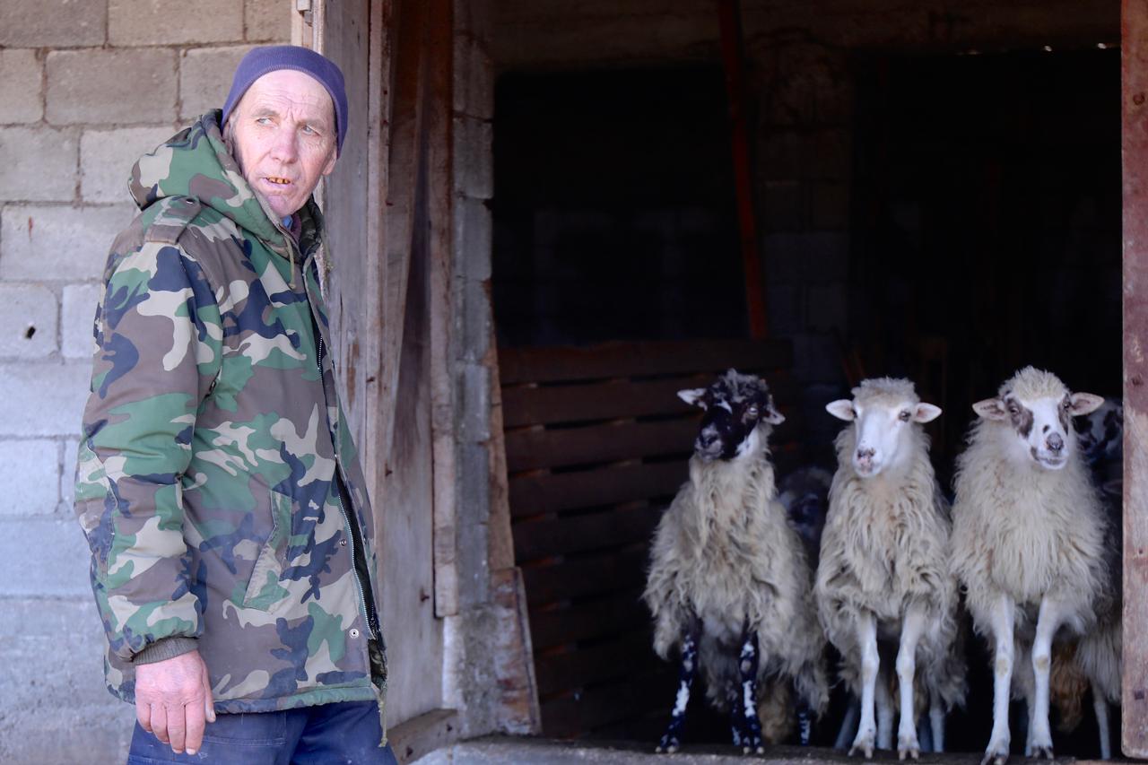 Umirovljenik Zdravko jedini je stanovnik dalmatinskog sela nedaleko od Solina