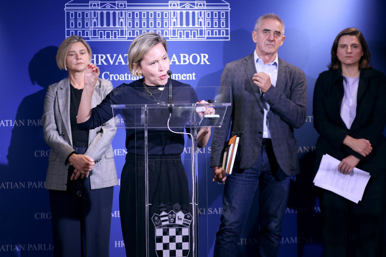 Zagreb: Ivana Kekin i Damir Bakic o naknadama za bolovanje