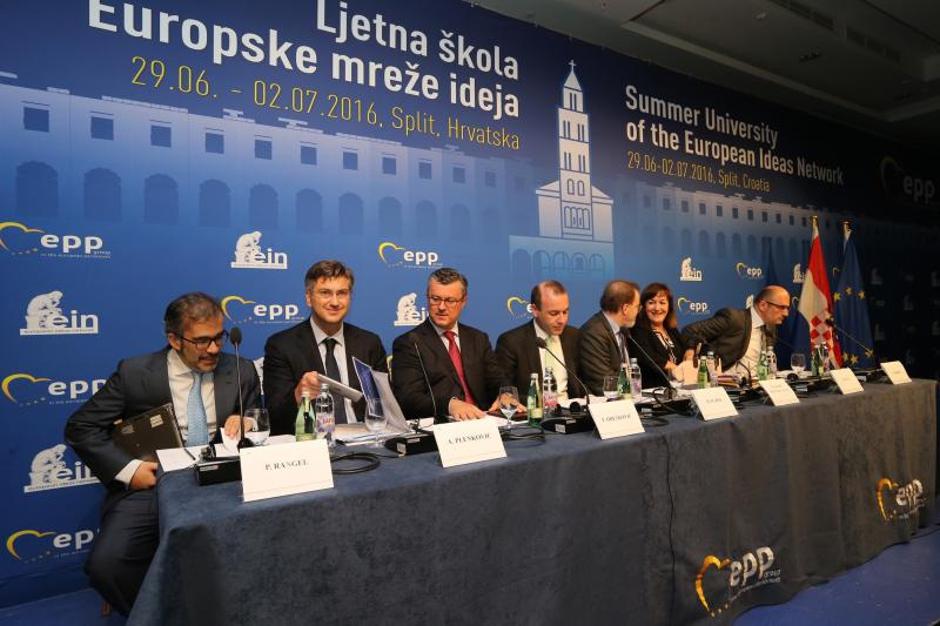 otvorenju 16. Ljetne skole Europske mreze ideja Mediteran - geopolitika i europske integracije koja se odrzava u hotelu Le Meridian Lav.