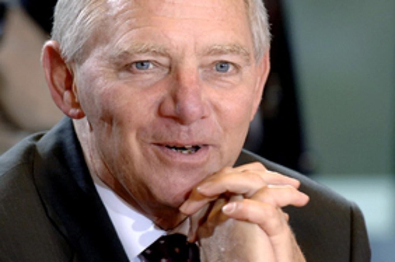 'Wolfgang Schäuble, Bundesminister des Innern, in einer Kabinettssitzung.'