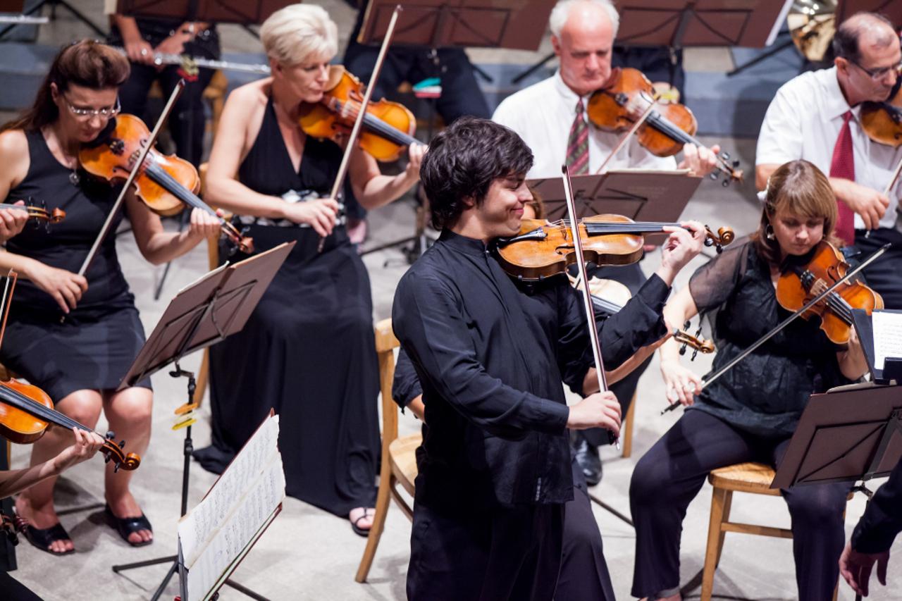 Violinist Marin Maras 