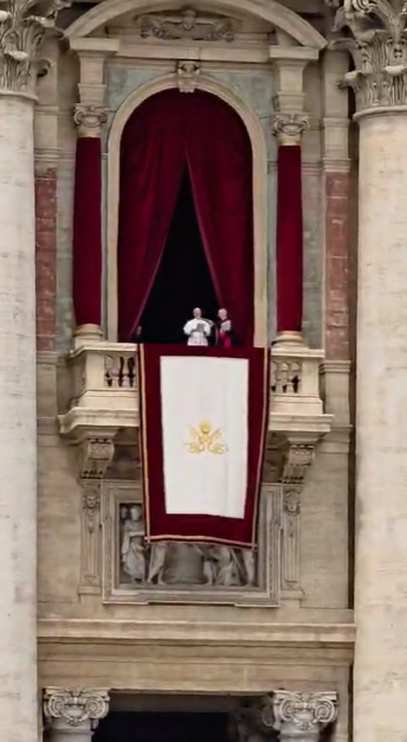 Dan ranije, Lav XIV. je posjetio Franjin grob u rimskoj bazilici Santa Maria Maggiore, gdje se pomolio u tišini. 