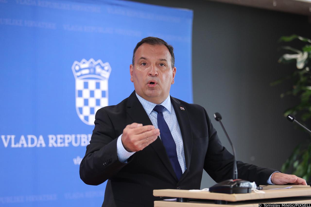 Zagreb: Vili Beroš dao izjavu nakon sjednice Vlade