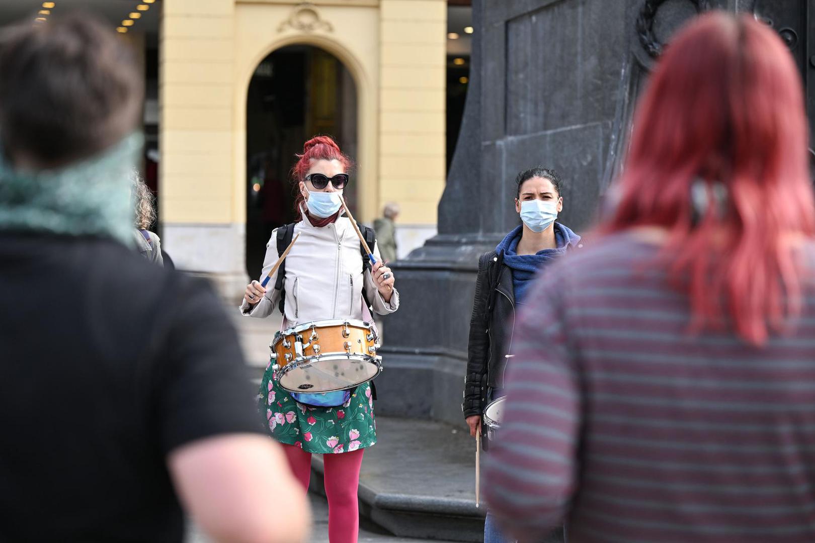 04.05.2024., Zagreb - Prosvjed koji se paralelno odrzao s molitvom muskaraca na Trgu bana Jelacica u Zagrebu. Photo: Neva Zganec/PIXSELL
