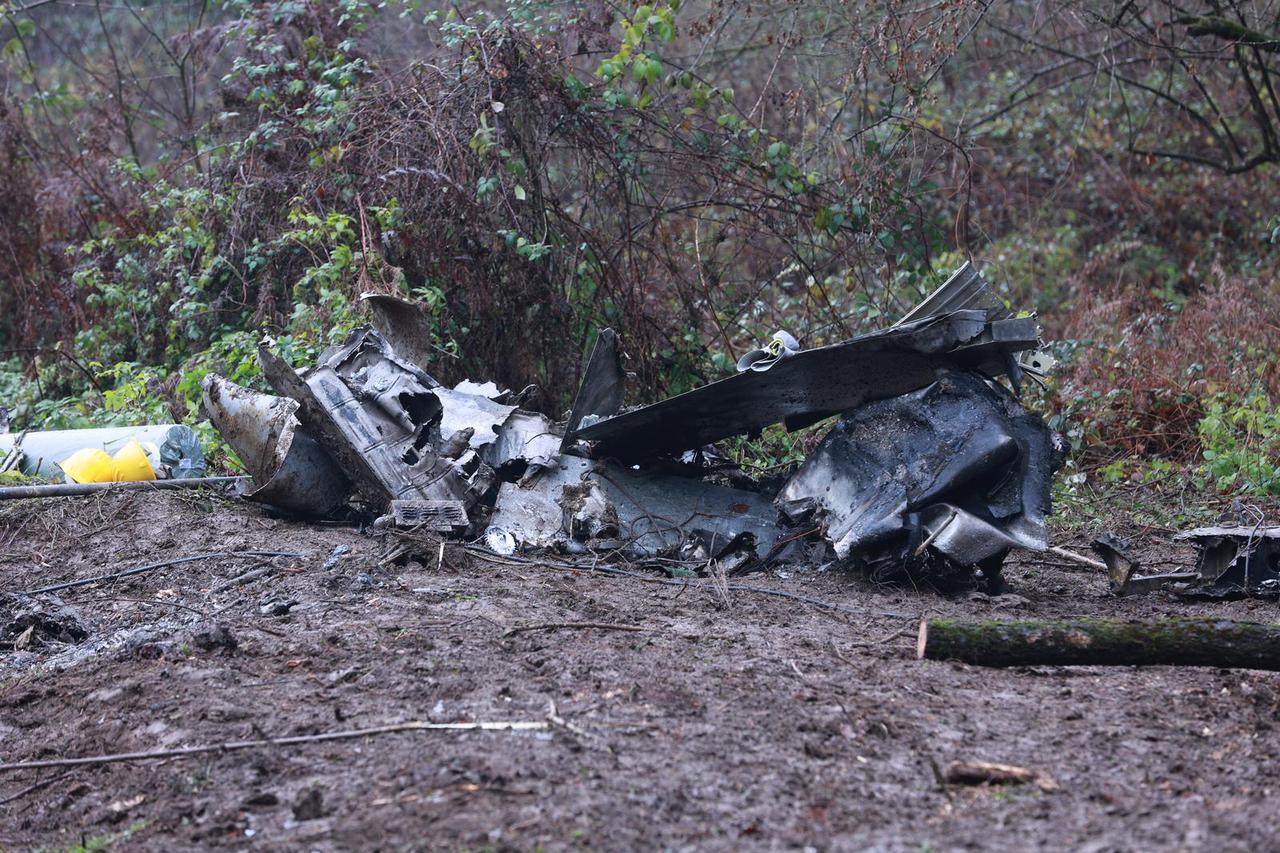 Kamionom dovezeni ostaci zrakoplova MiG-21 koji se srušio nedaleko Voćina