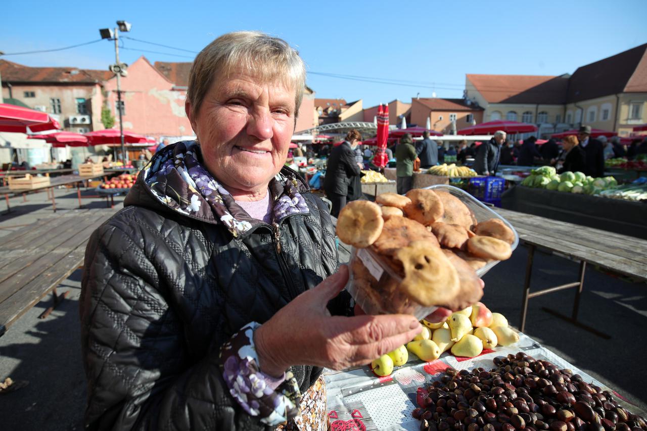 Zagreb: Prodaja gljiva na tržnici Dolac