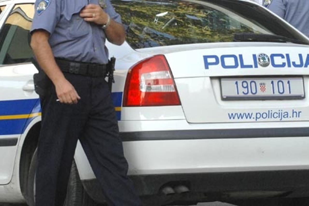 'policija_Arhiva VL_Crn_2009'