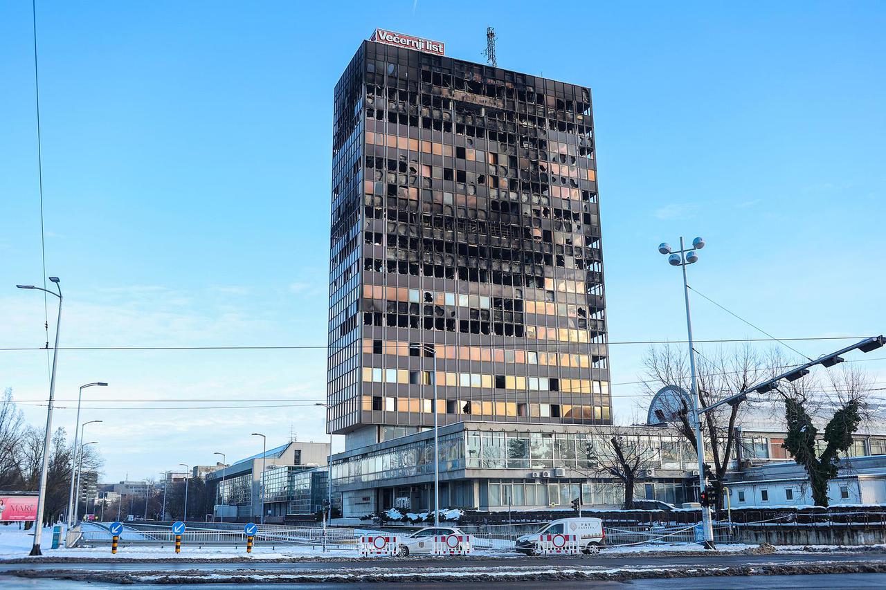Vjesnikov neboder prekriven snijegom