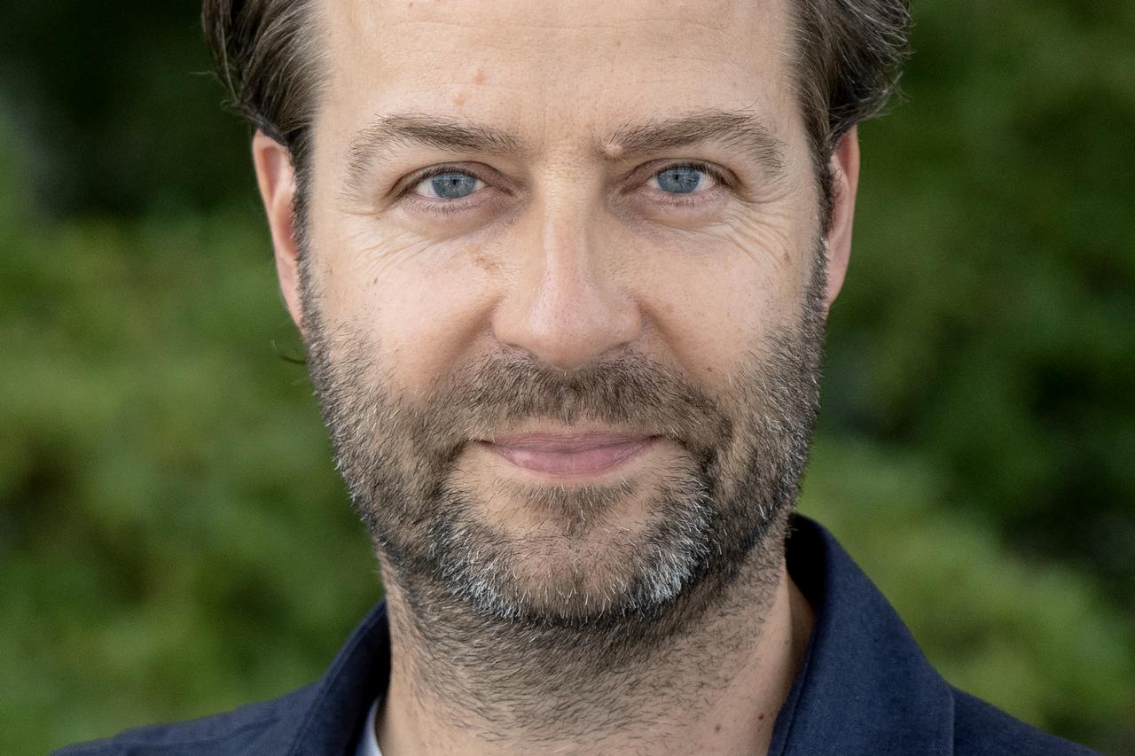 storyeditor/2025-11-25/Peter_Bro__Fotograf_Karen_Loth_Larsen_.jpg